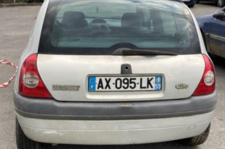 Attache ceinture arriere gauche RENAULT CLIO 2