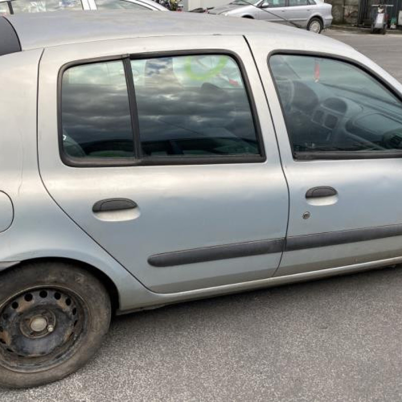 Attache ceinture arriere gauche RENAULT CLIO 2 Photo n°6