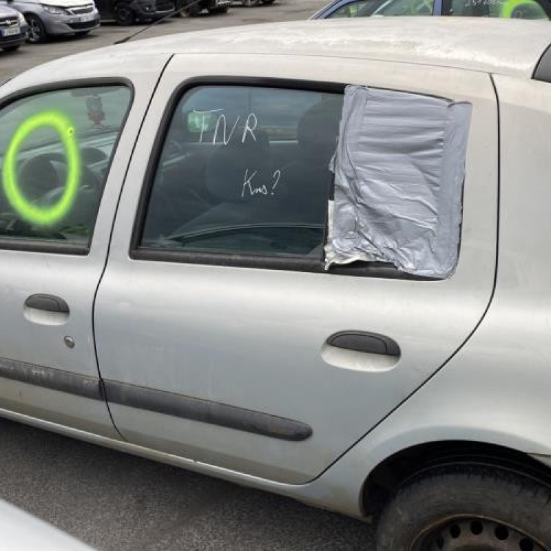 Attache ceinture arriere gauche RENAULT CLIO 2 Photo n°7