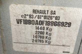 Attache ceinture arriere gauche RENAULT CLIO 2