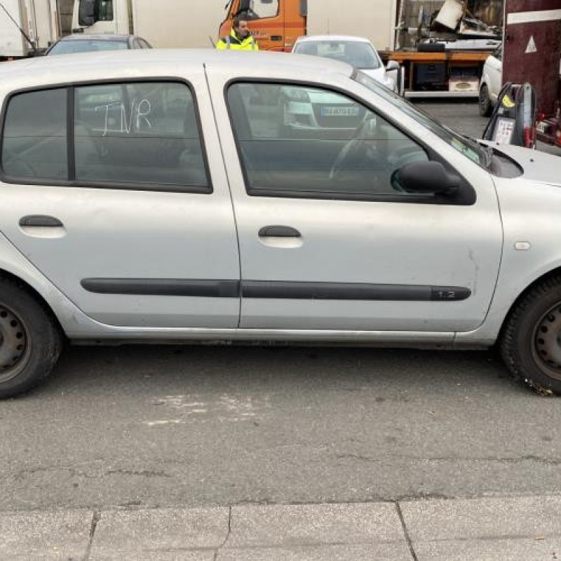 Plage arriere RENAULT CLIO 2 Photo n°11
