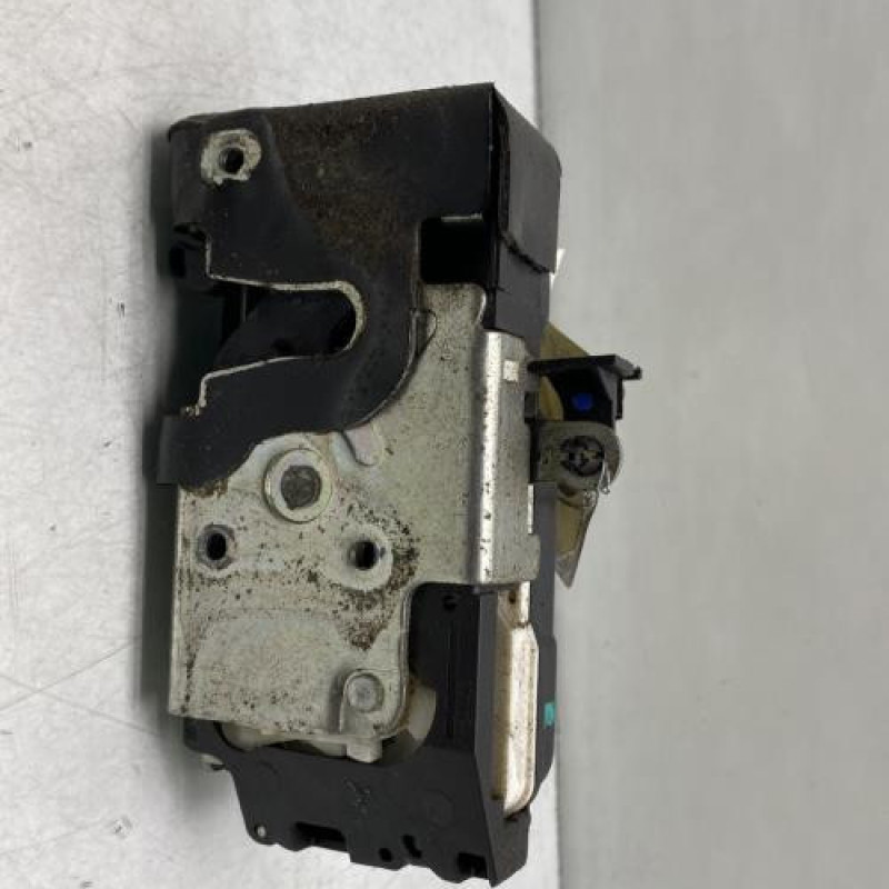 Serrure avant droit FORD FIESTA 5 Photo n°1