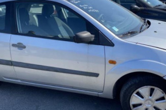 Serrure avant droit FORD FIESTA 5