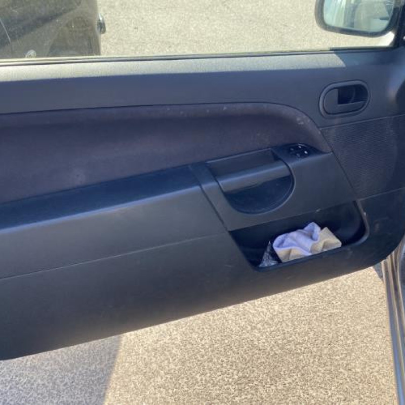 Serrure avant droit FORD FIESTA 5 Photo n°14