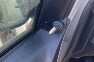 Serrure avant droit FORD FIESTA 5