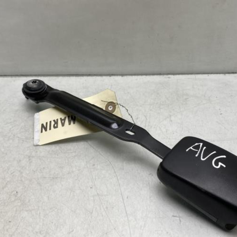 Attache ceinture avant gauche RENAULT MEGANE 3 Photo n°2