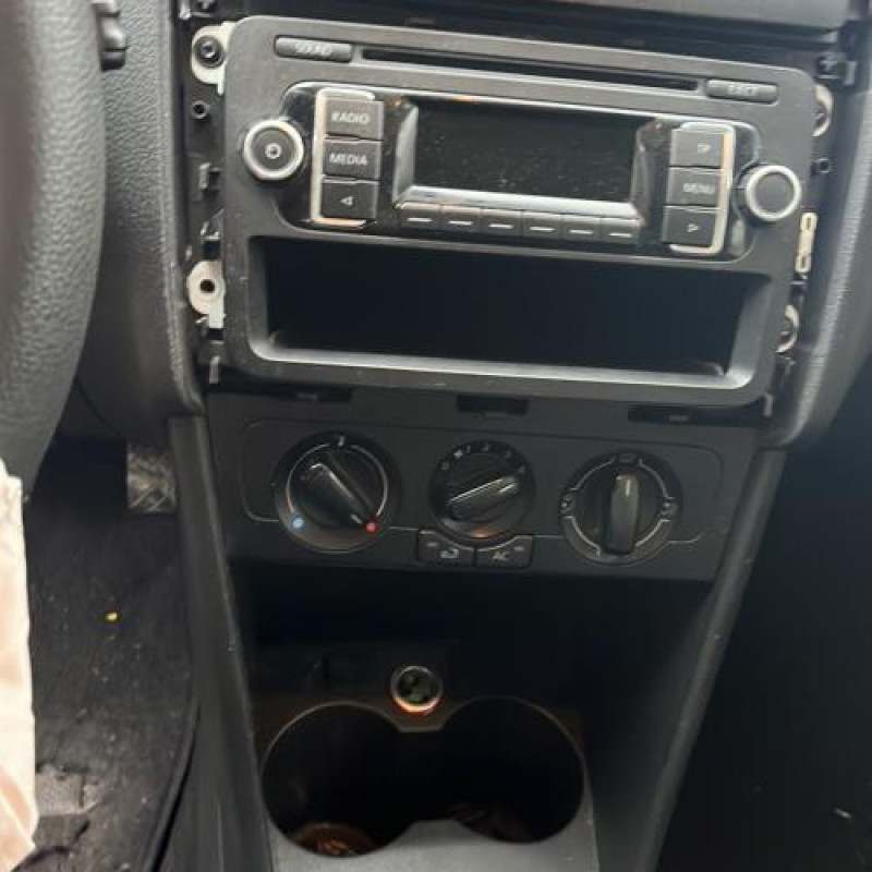 Actionneur verrou trappe d'essence VOLKSWAGEN POLO 5 Photo n°10