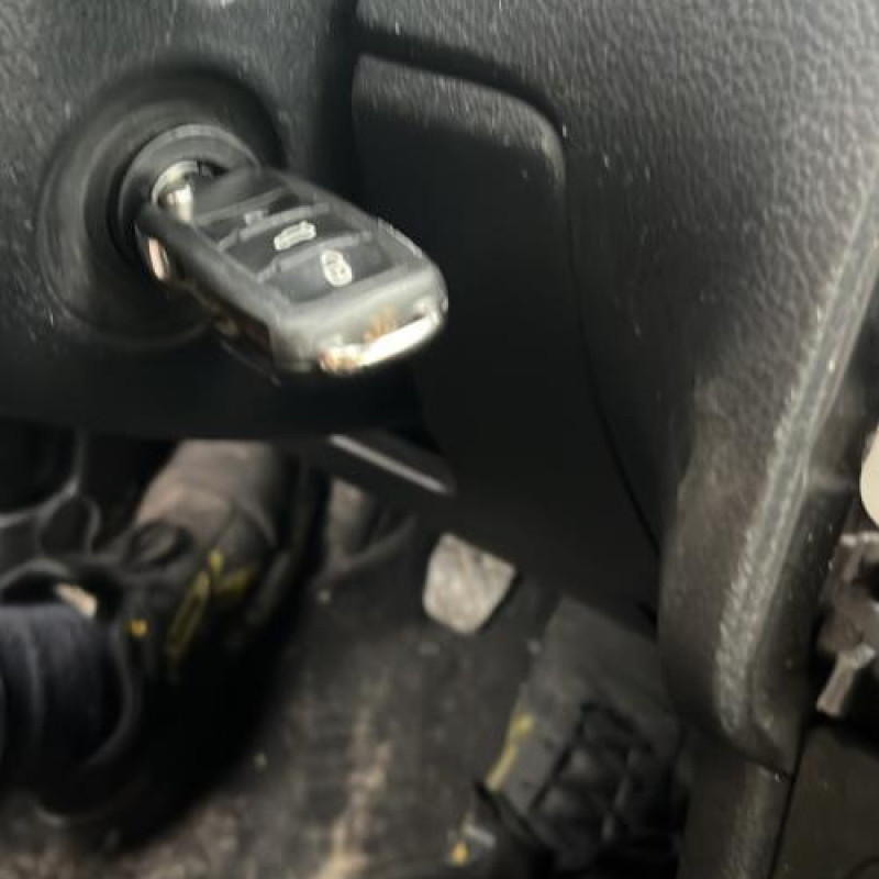 Actionneur verrou trappe d'essence VOLKSWAGEN POLO 5 Photo n°13