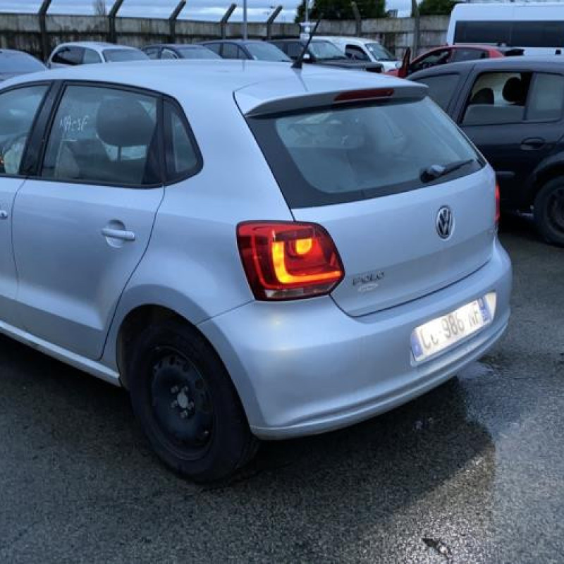 Actionneur verrou trappe d'essence VOLKSWAGEN POLO 5 Photo n°17