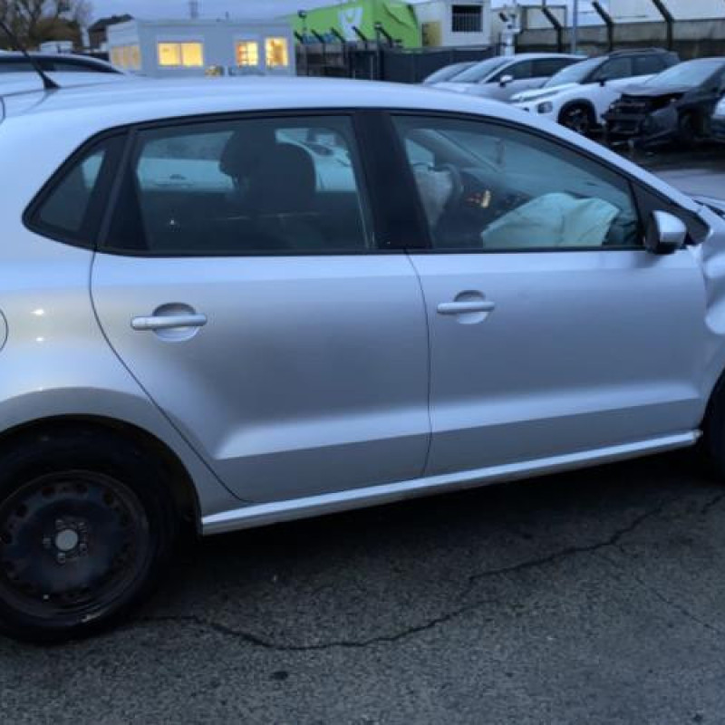 Actionneur verrou trappe d'essence VOLKSWAGEN POLO 5 Photo n°20