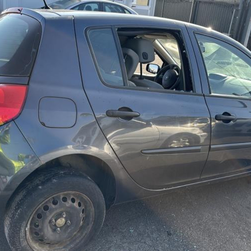 Feu arriere principal droit (feux) RENAULT CLIO 3 Photo n°9