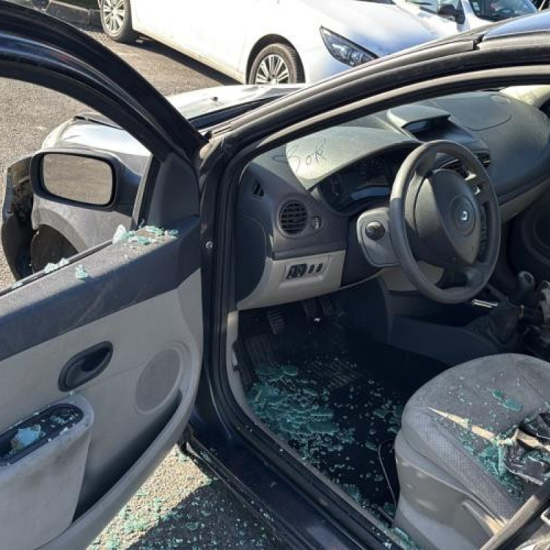 Feu arriere principal droit (feux) RENAULT CLIO 3 Photo n°12