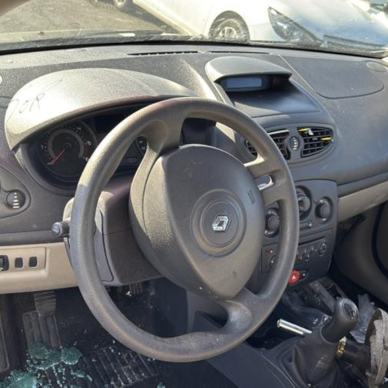 Feu arriere principal droit (feux) RENAULT CLIO 3 Photo n°14