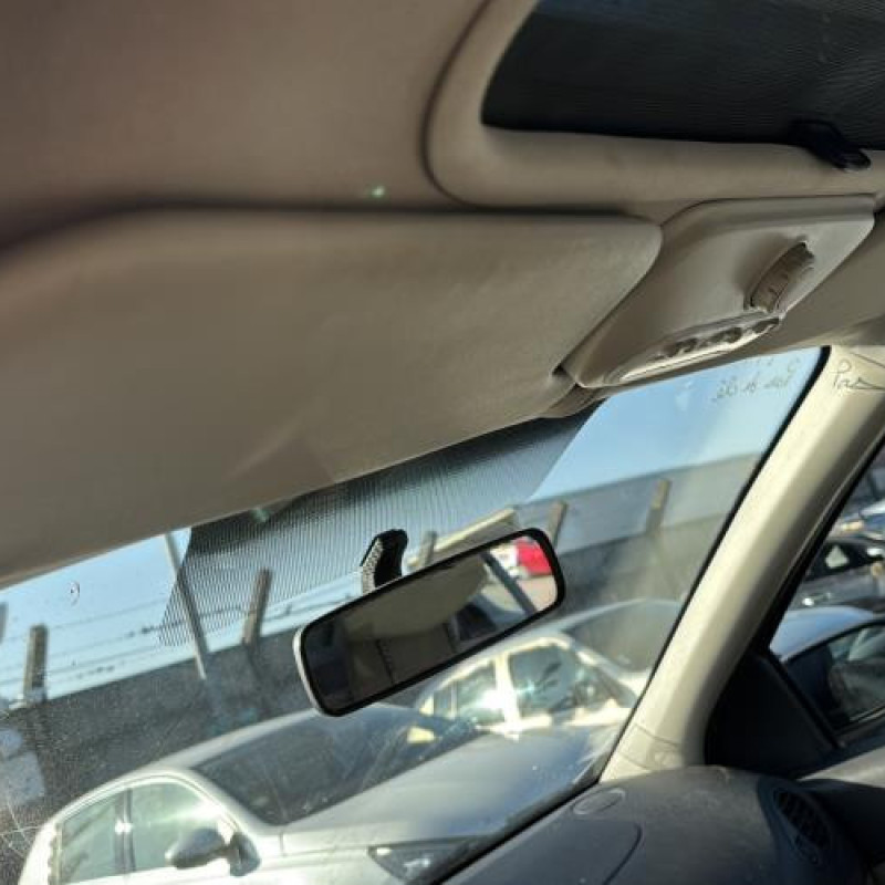 Feu arriere principal droit (feux) RENAULT CLIO 3 Photo n°15