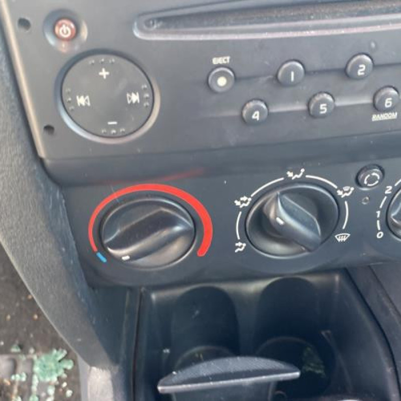 Leve vitre electrique avant gauche RENAULT CLIO 2 Photo n°15