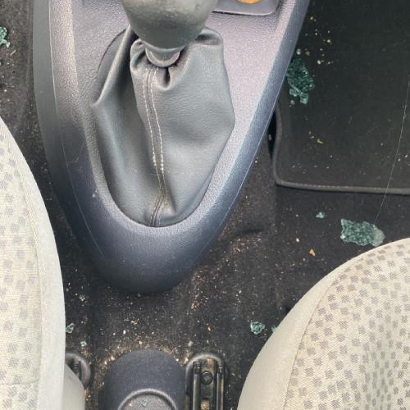 Leve vitre electrique avant gauche RENAULT CLIO 2 Photo n°16