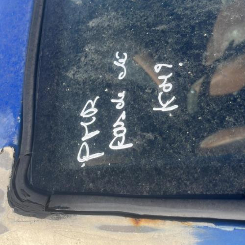 Boitier air bag PEUGEOT 206 Photo n°8