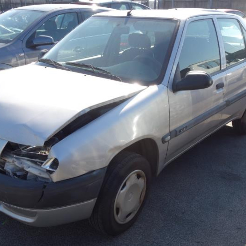 Feu arriere principal droit (feux) CITROEN SAXO Photo n°4