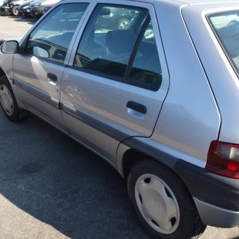 Feu arriere principal droit (feux) CITROEN SAXO Photo n°7