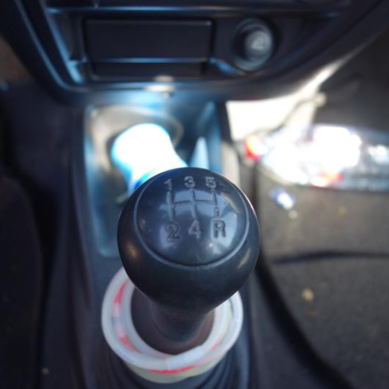 Attache ceinture avant droit CITROEN SAXO Photo n°10