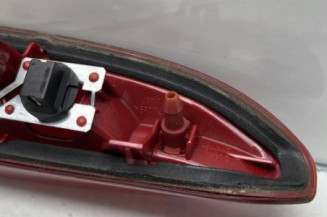 Feu arriere stop central PEUGEOT 208 1