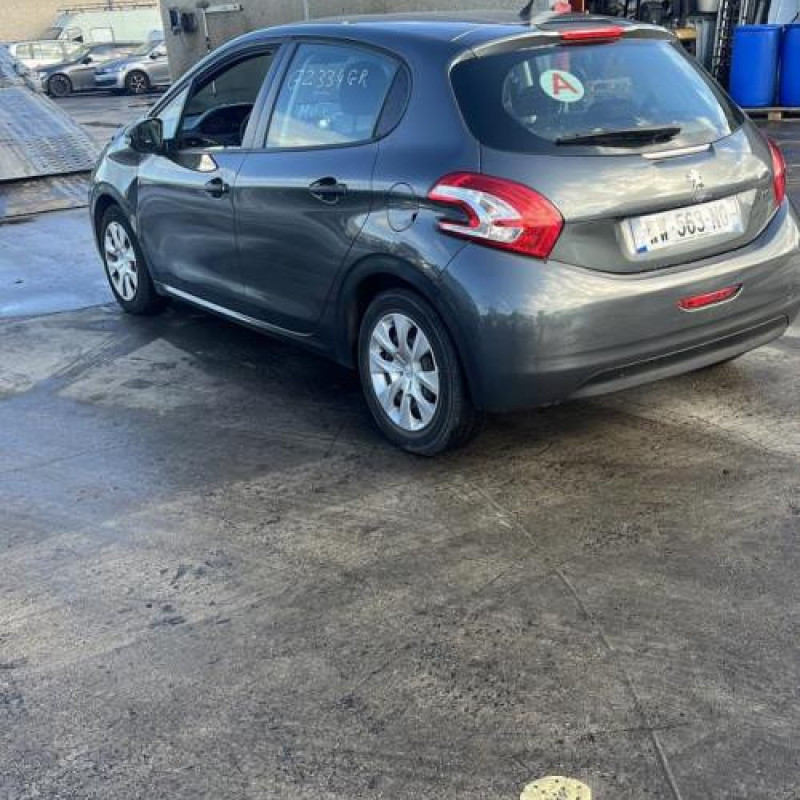 Feu arriere stop central PEUGEOT 208 1 Photo n°15