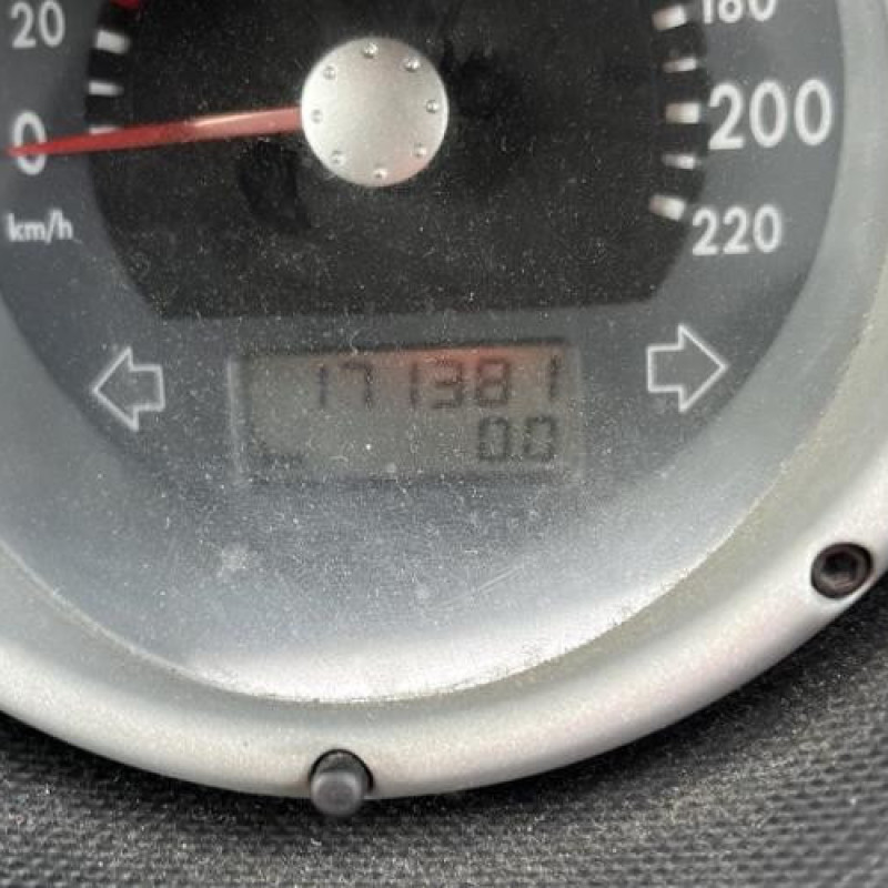 Eclairage de plaque VOLKSWAGEN POLO 3 Photo n°8