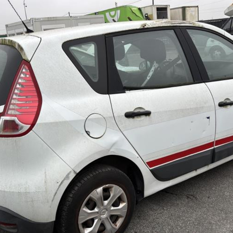 Feu arriere principal droit (feux) RENAULT SCENIC 3 Photo n°3
