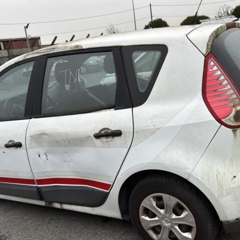 Feu arriere principal droit (feux) RENAULT SCENIC 3 Photo n°7