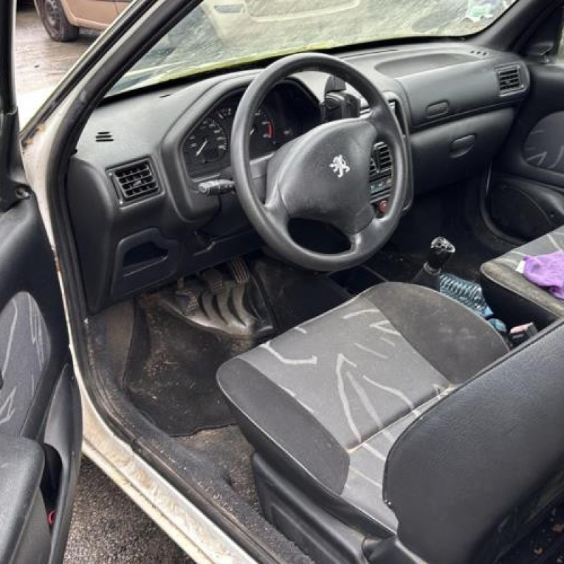 Poignee porte avant gauche PEUGEOT 106 Photo n°9