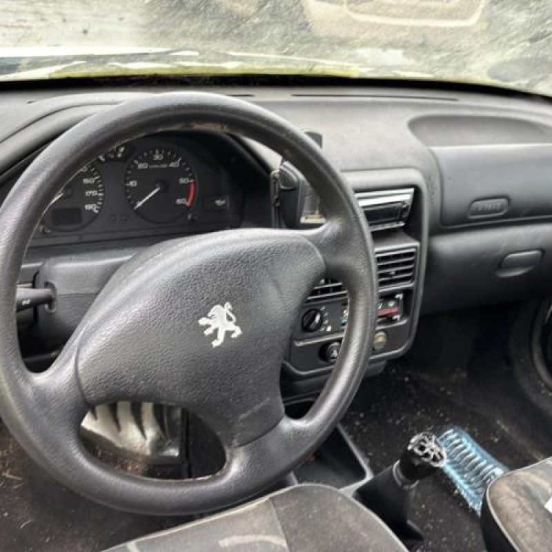 Feu arriere stop central PEUGEOT 106 Photo n°4