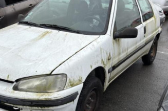 Feu arriere stop central PEUGEOT 106