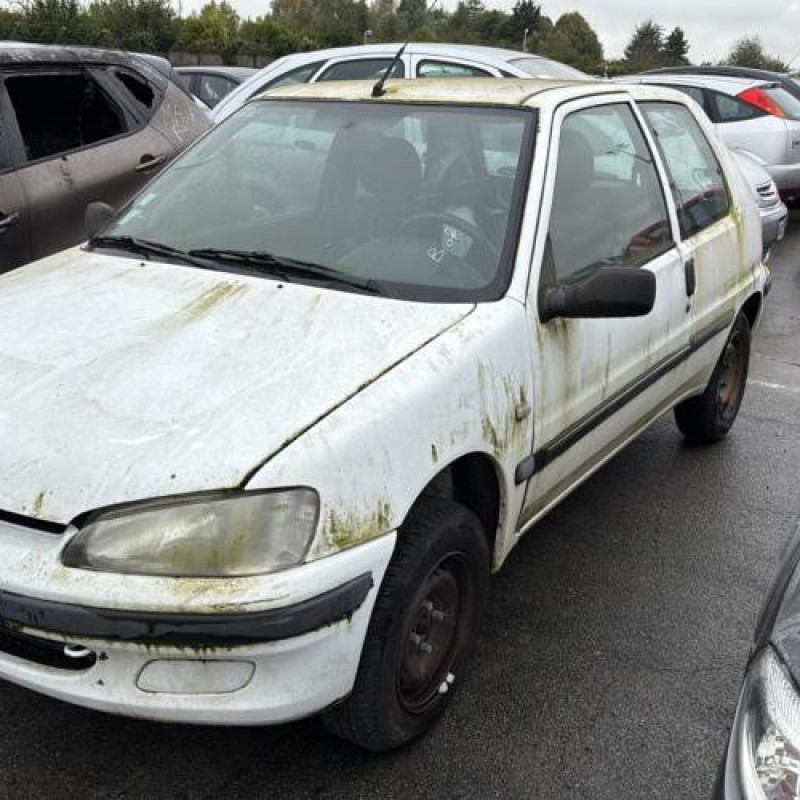 Feu arriere stop central PEUGEOT 106 Photo n°5