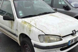 Feu arriere stop central PEUGEOT 106