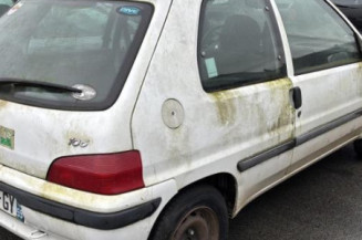 Feu arriere stop central PEUGEOT 106