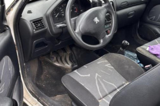 Feu arriere stop central PEUGEOT 106