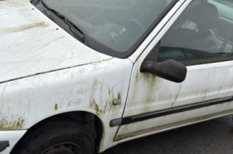 Feu arriere stop central PEUGEOT 106