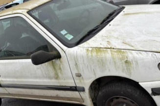 Feu arriere stop central PEUGEOT 106