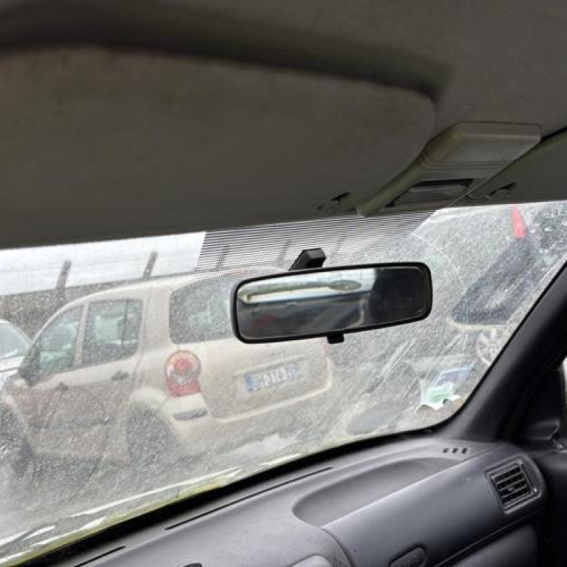 Feu arriere stop central PEUGEOT 106 Photo n°16