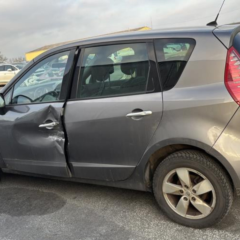 Feu arriere principal droit (feux) RENAULT SCENIC 3 Photo n°6