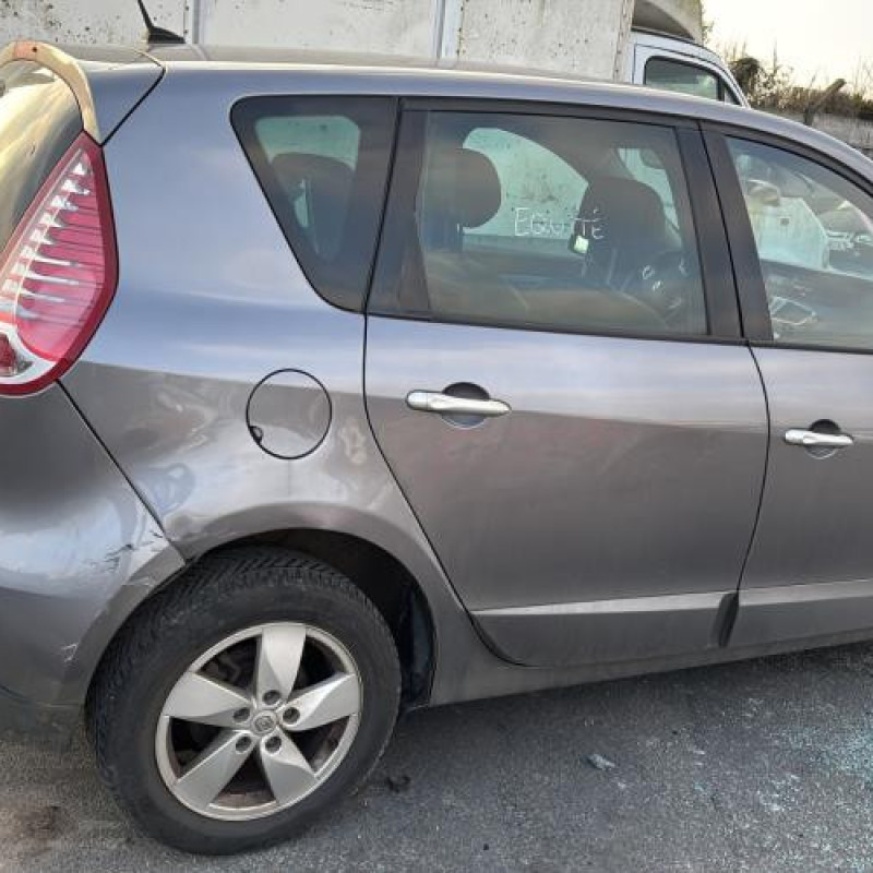 Feu arriere principal droit (feux) RENAULT SCENIC 3 Photo n°7