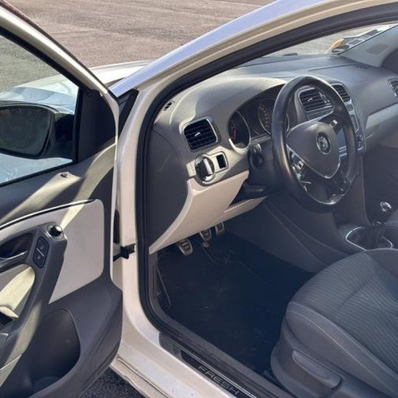 Actionneur verrou trappe d'essence VOLKSWAGEN POLO 5 Photo n°13