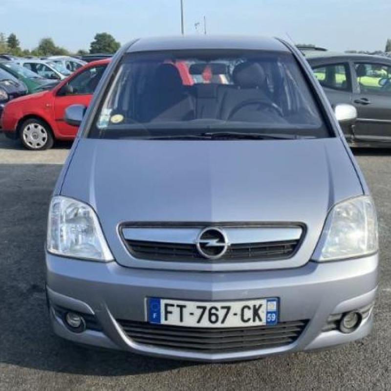Anti brouillard arriere gauche OPEL MERIVA A Photo n°20