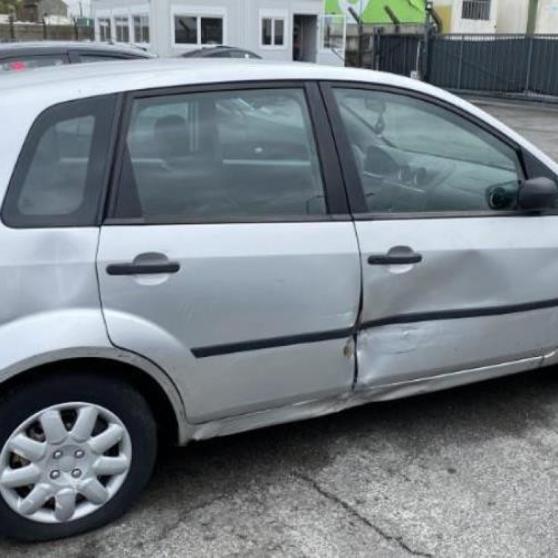 Feu arriere stop central FORD FIESTA 5 Photo n°19