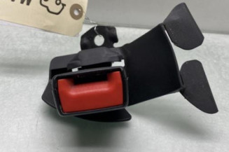 Attache ceinture arriere droit AUDI A4 3 Photo n°1