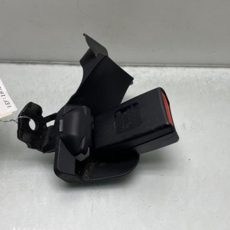 Attache ceinture arriere droit AUDI A4 3 Photo n°3