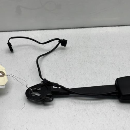 Attache ceinture avant droit AUDI A4 3 Photo n°1