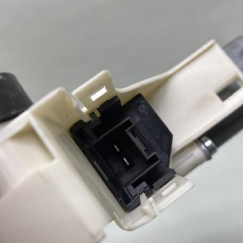 Leve vitre electrique arriere gauche AUDI A4 3 Photo n°6