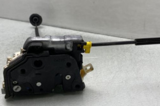Serrure arriere droit AUDI A4 3 Photo n°1