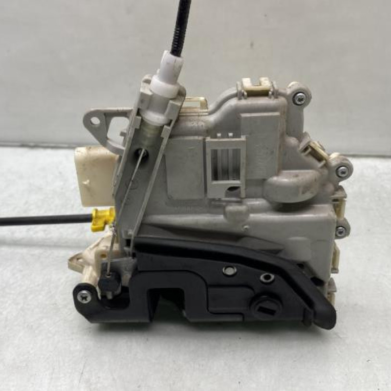 Serrure arriere droit AUDI A4 3 Photo n°4